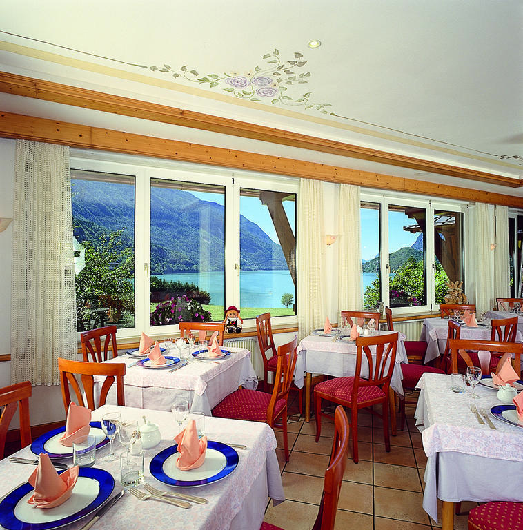 Hotel Des Alpes Molveno Esterno foto