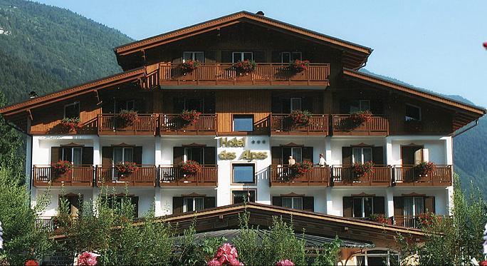 Hotel Des Alpes Molveno Esterno foto